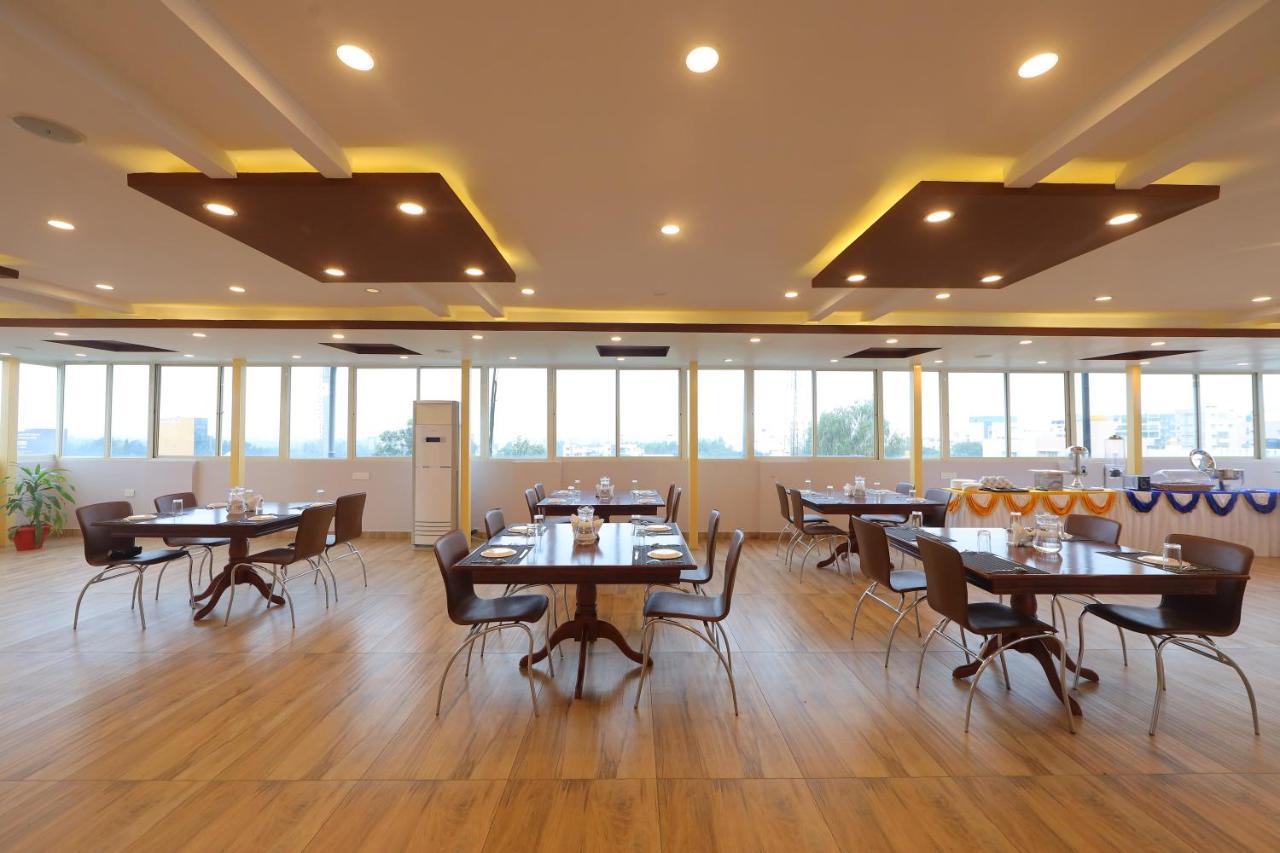 Vovo Hotels Yelahanka Exteriör bild