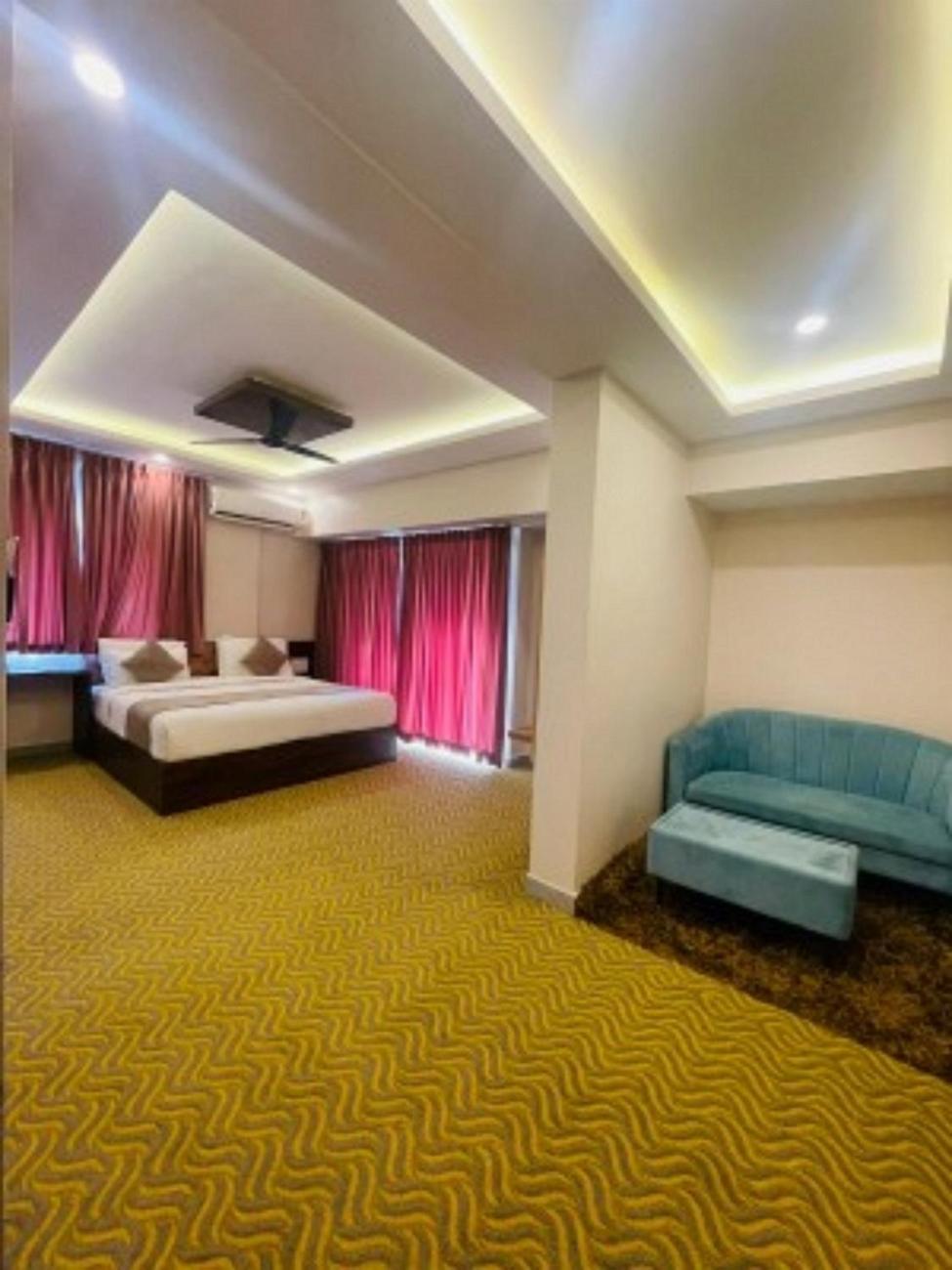 Vovo Hotels Yelahanka Exteriör bild
