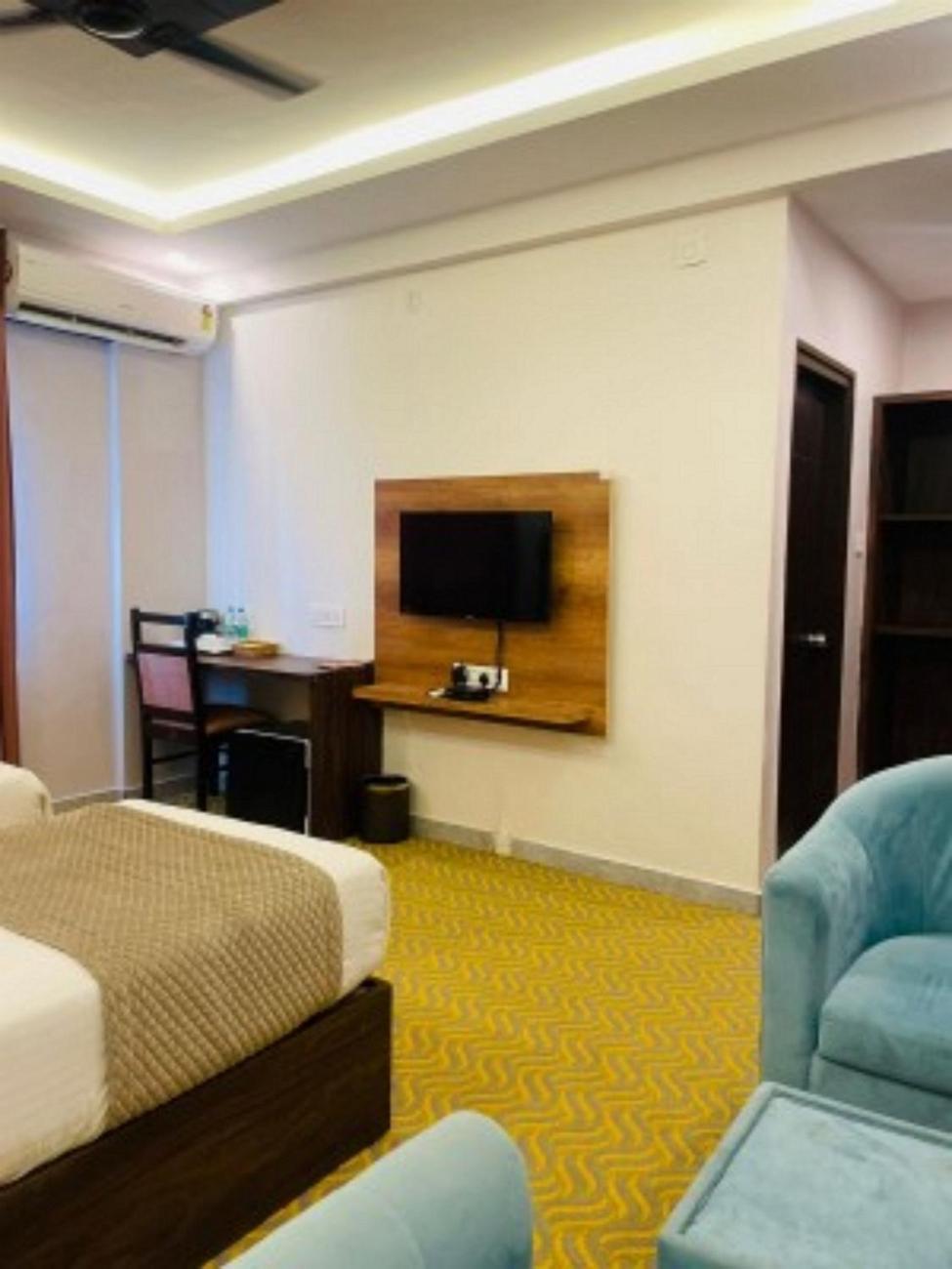 Vovo Hotels Yelahanka Exteriör bild