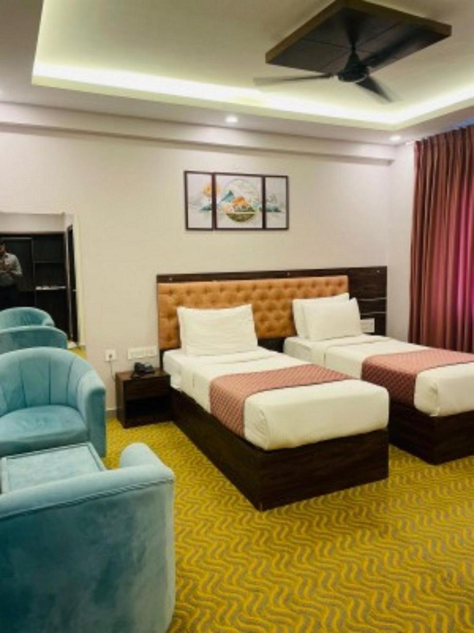 Vovo Hotels Yelahanka Exteriör bild