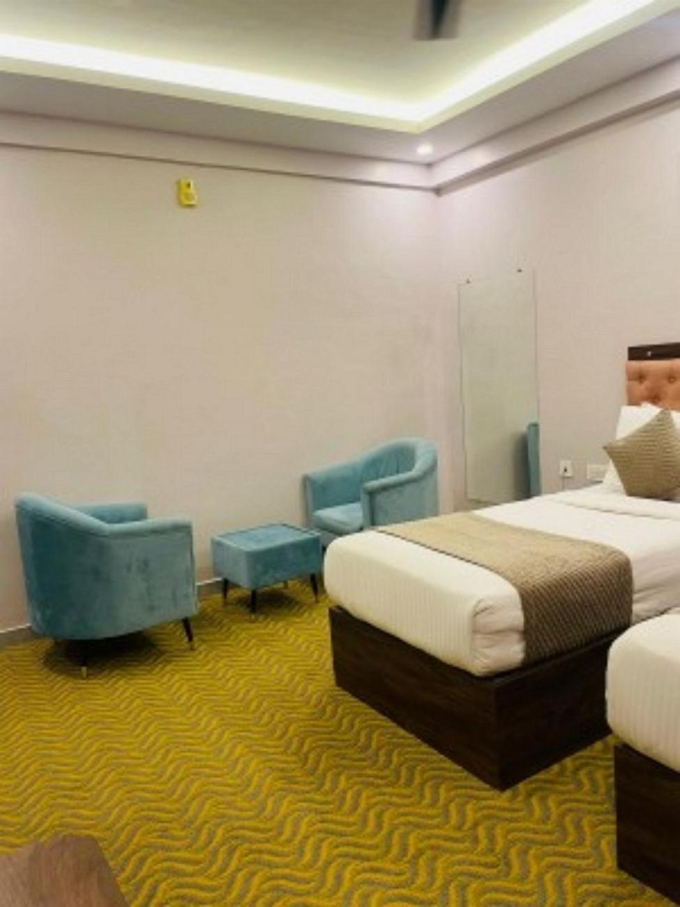 Vovo Hotels Yelahanka Exteriör bild