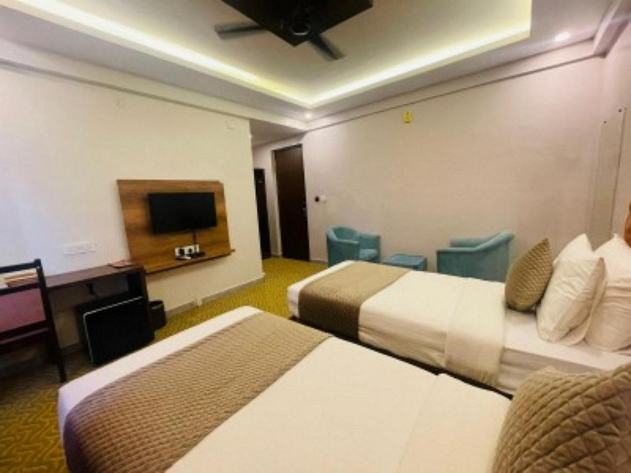 Vovo Hotels Yelahanka Exteriör bild