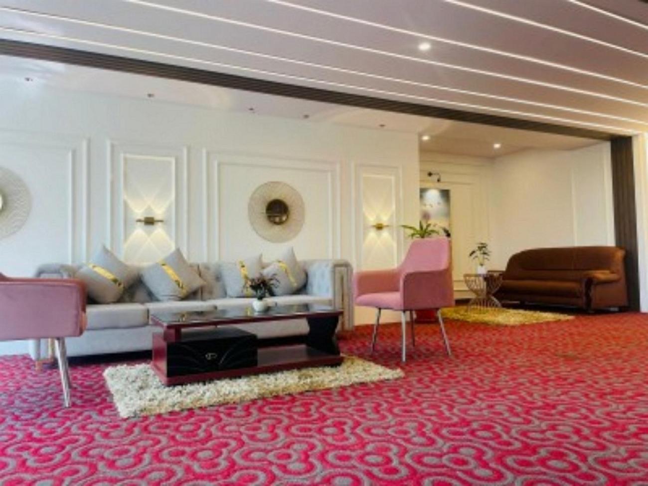 Vovo Hotels Yelahanka Exteriör bild