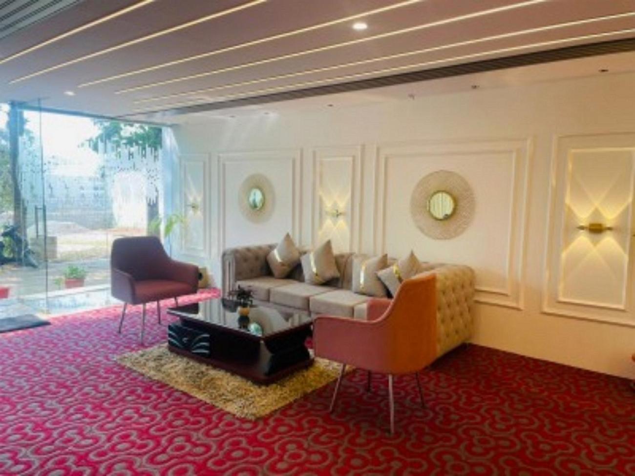 Vovo Hotels Yelahanka Exteriör bild