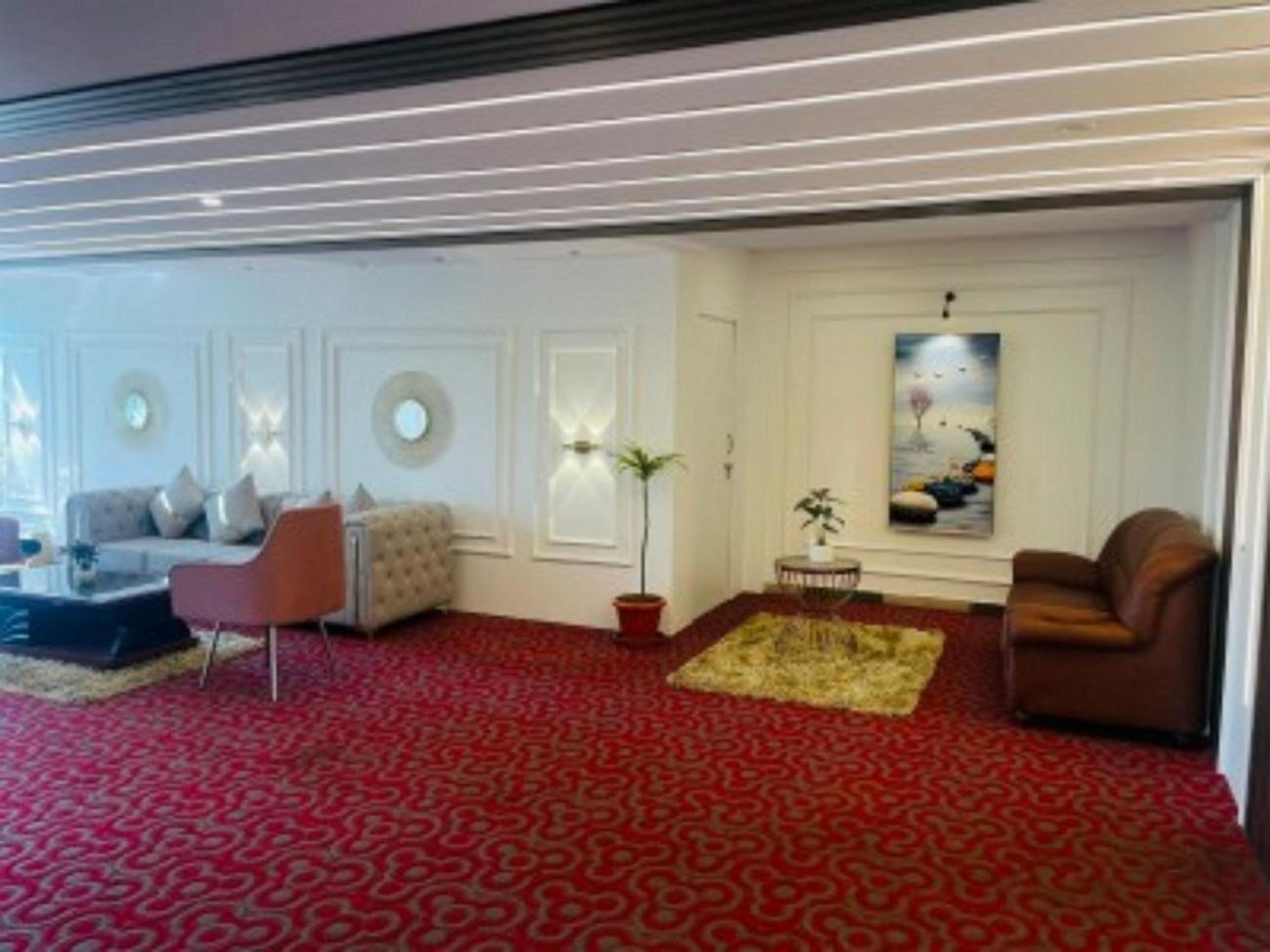 Vovo Hotels Yelahanka Exteriör bild